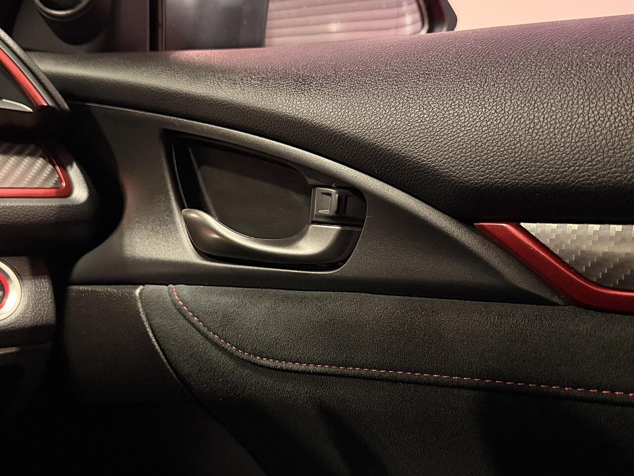 Used Honda Civic 2018 for sale - 77376300: Photo 47