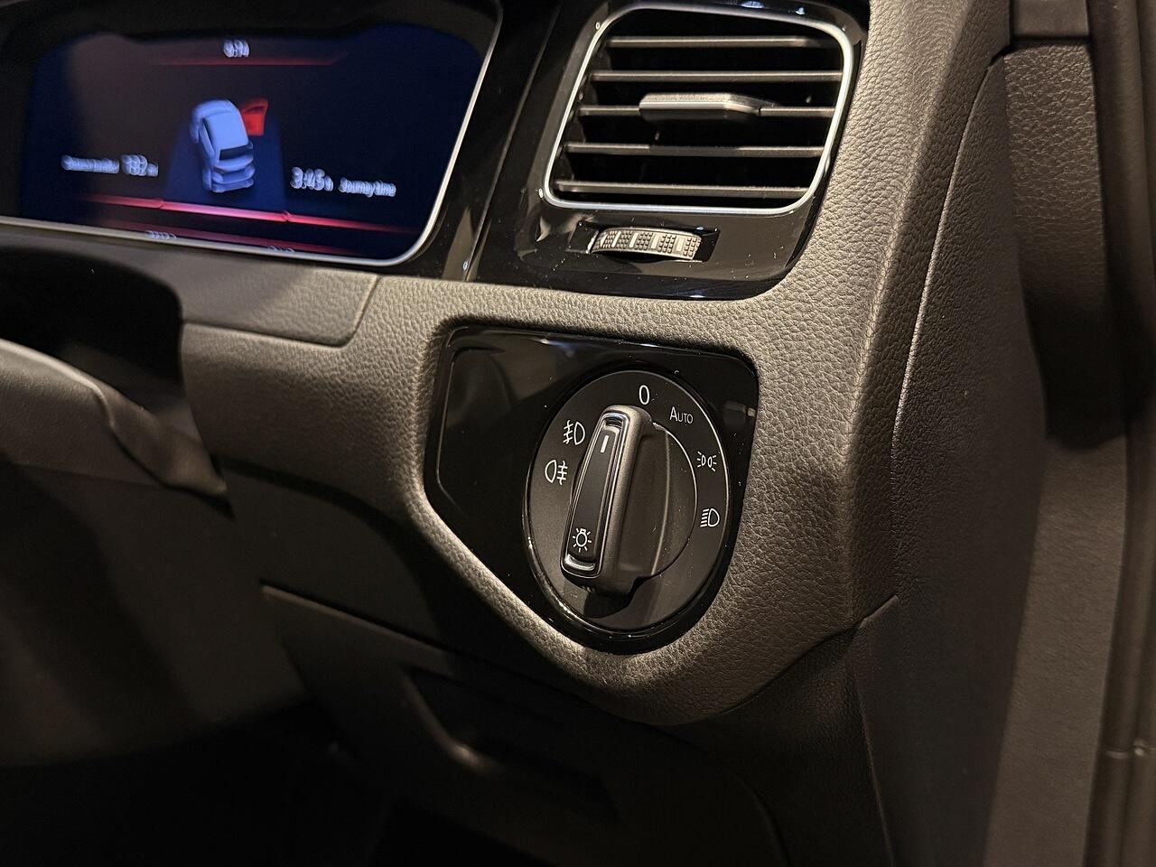 Used Volkswagen Golf 2019 for sale - 77066896: Photo 37