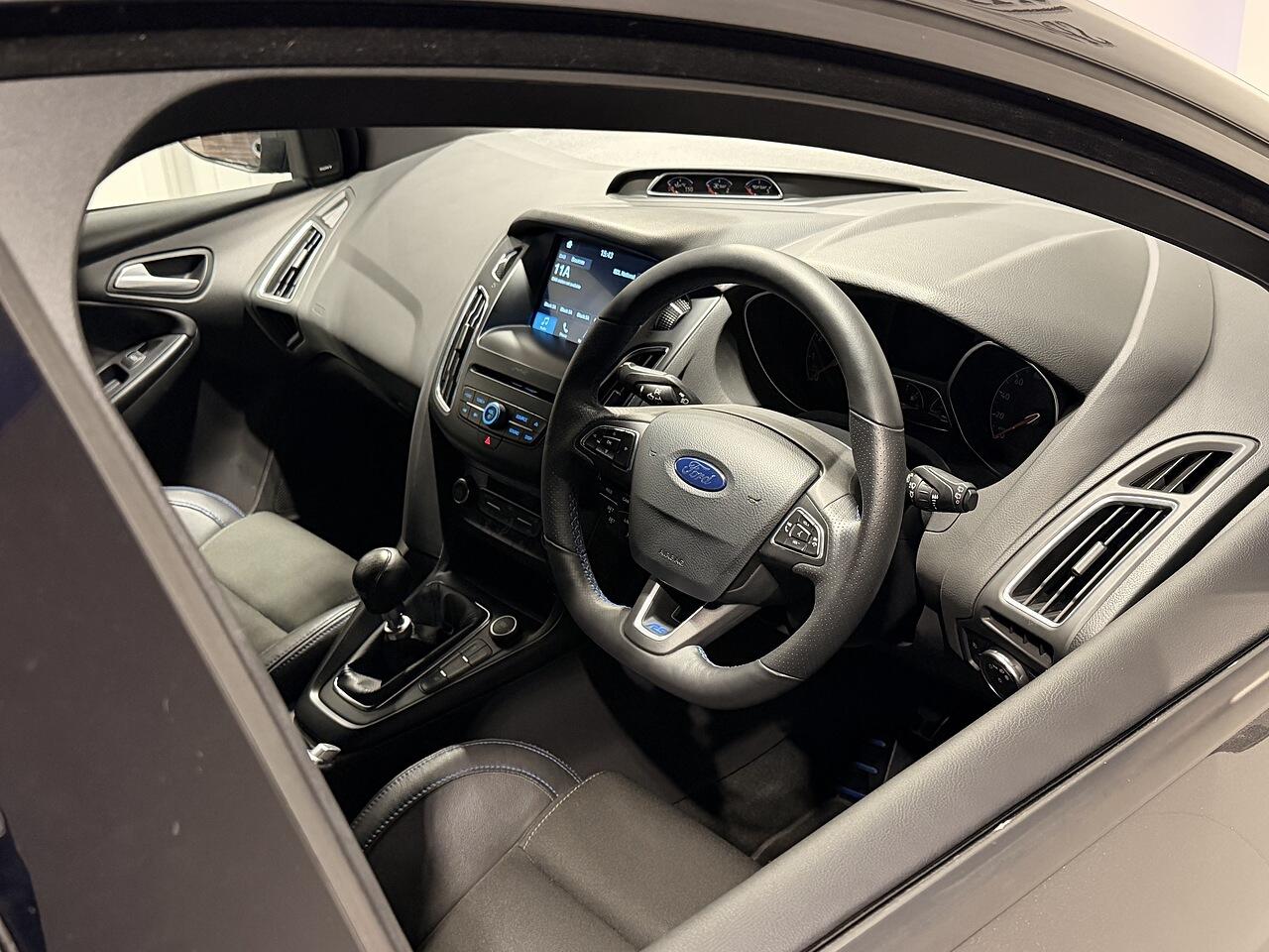 Used Ford Focus 2018 for sale - 76667320: Photo 3