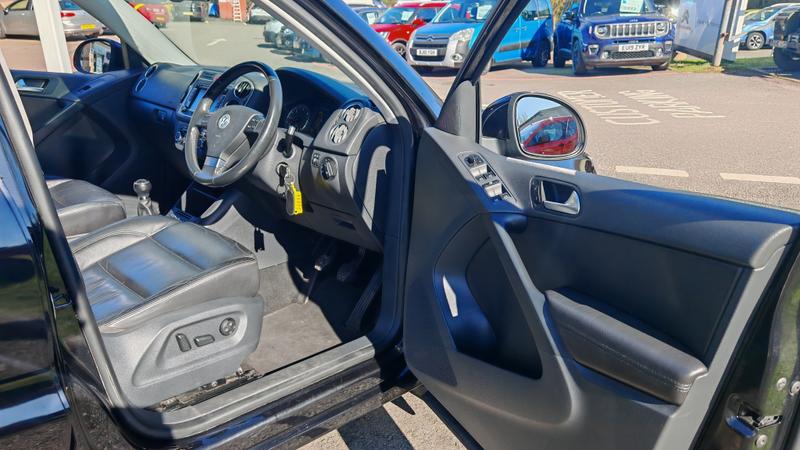 Used Volkswagen Tiguan 2010 for sale - 77935021: Photo 12