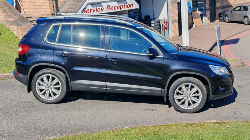 Used Volkswagen Tiguan 2010 for sale - 77935021: Photo 2