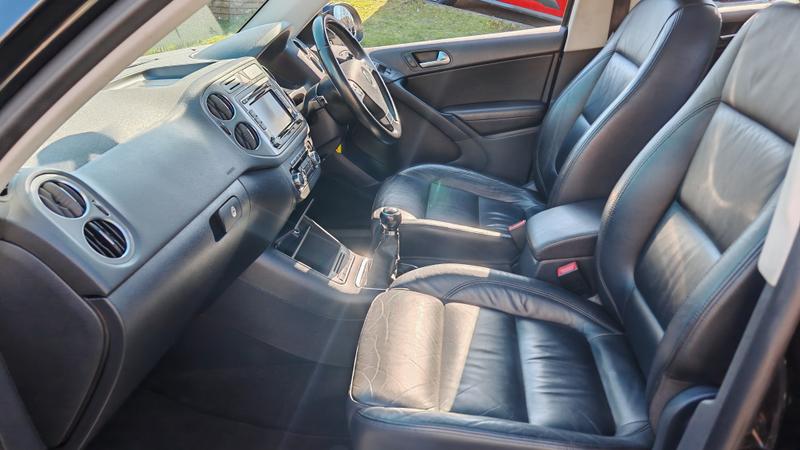 Used Volkswagen Tiguan 2010 for sale - 77935021: Photo 21