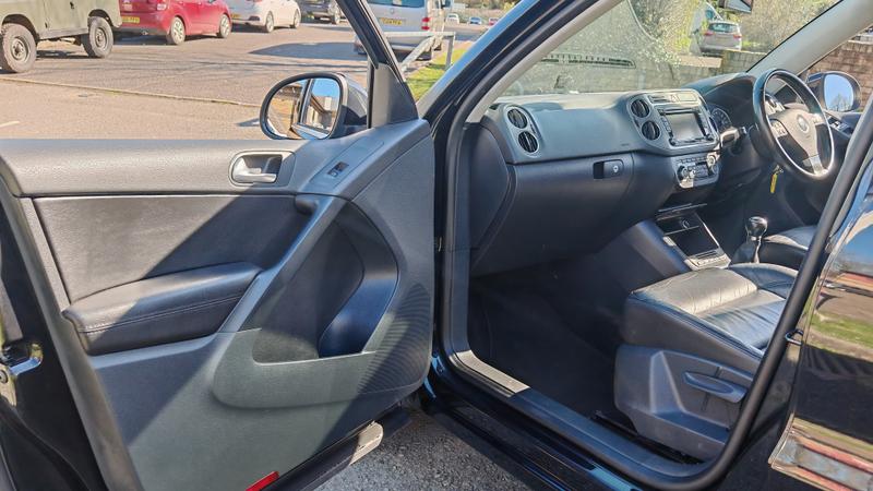 Used Volkswagen Tiguan 2010 for sale - 77935021: Photo 23