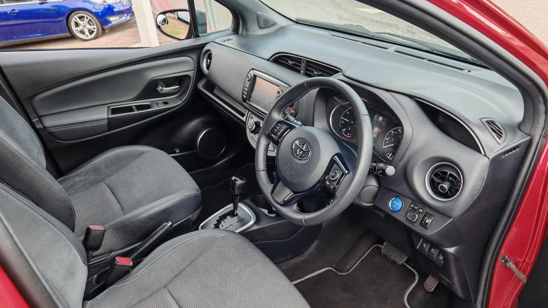 Used Toyota Yaris 2017 for sale - 76847425: Photo 10