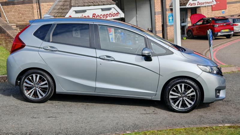 Used Honda Jazz 2016 for sale - 77918757: Photo 2