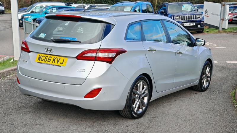 Used Hyundai i30 2016 for sale - 77890410: Photo 3