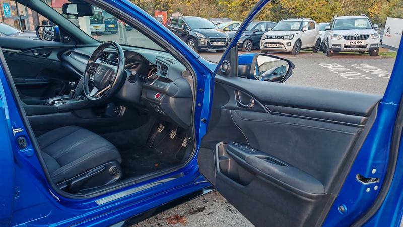 Used Honda Civic 2018 for sale - 76631386: Photo 12