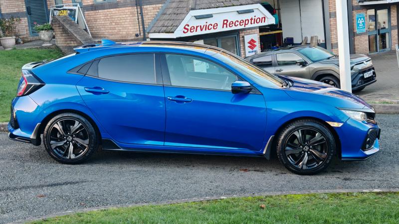 Used Honda Civic 2018 for sale - 76631386: Photo 2