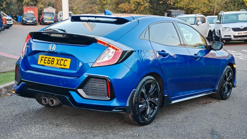 Used Honda Civic 2018 for sale - 76631386: Photo 3