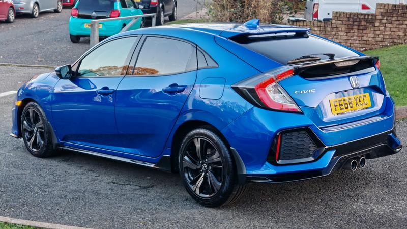 Used Honda Civic 2018 for sale - 76631386: Photo 5