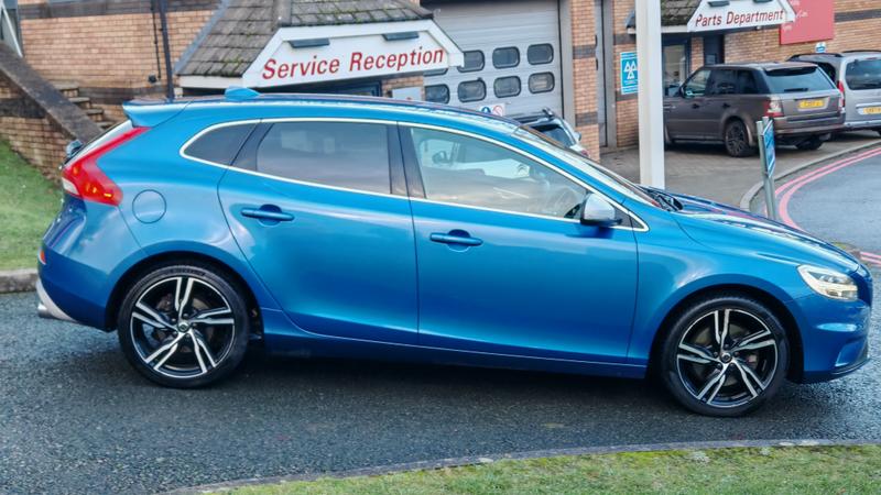 Used Volvo V40 2016 for sale - 76984761: Photo 2