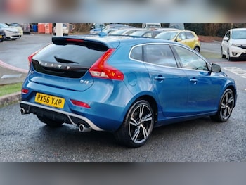 Used Volvo V40 2016 for sale - 76984761: Photo