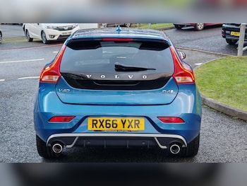 Used Volvo V40 2016 for sale - 76984761: Photo