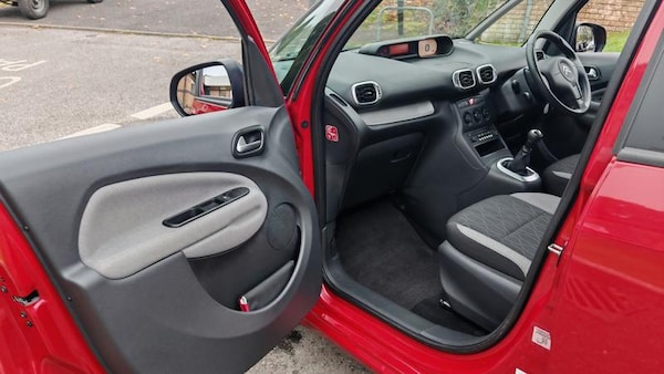 Used Citroen C3 Picasso 2015 for sale - 76277175: Photo 22