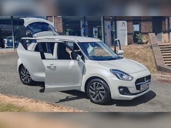 Used Suzuki Swift 2023 for sale - 79367201: Photo