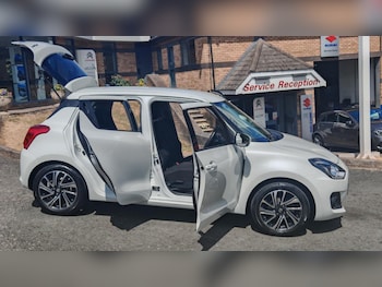 Used Suzuki Swift 2023 for sale - 79367201: Photo