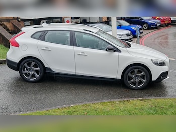 Used Volvo V40 Cross Country 2014 for sale - 77435153: Photo