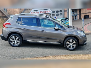 Used Peugeot 2008 2015 for sale - 79386704: Photo