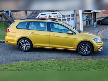 Used Volkswagen Golf 2018 for sale - 77888333: Photo
