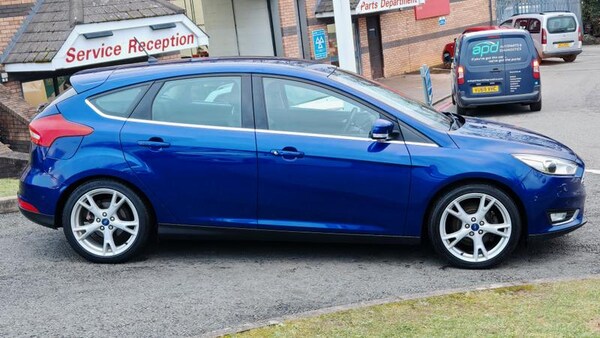 Used Ford Focus 2017 for sale - 73495698: Photo 2