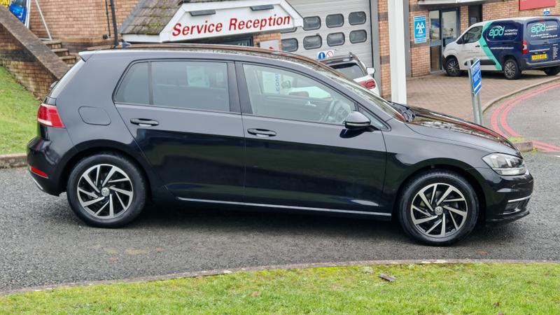 Used Volkswagen Golf 2019 for sale - 76957149: Photo 2