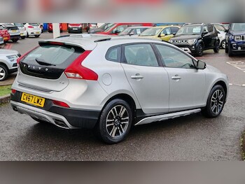 Used Volvo V40 2017 for sale - 77462479: Photo