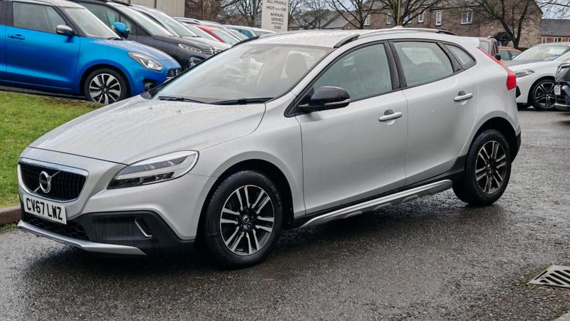 Used Volvo V40 2017 for sale - 77462479: Photo 7