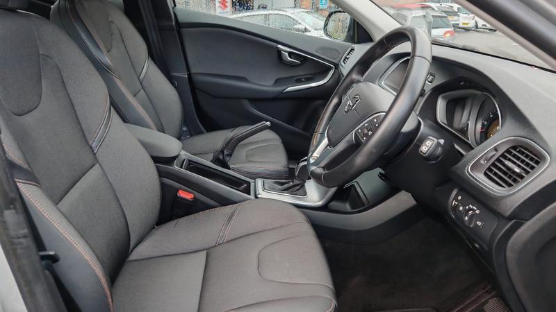 Used Volvo V40 2017 for sale - 77462479: Photo 9