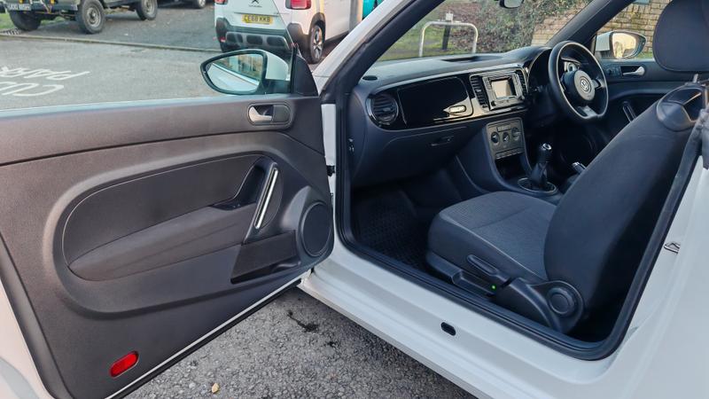 Used Volkswagen Beetle 2015 for sale - 76332507: Photo 17