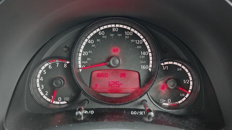 Used Volkswagen Beetle 2015 for sale - 76332507: Photo 6