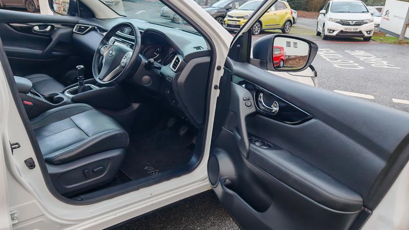 Used Nissan Qashqai 2016 for sale - 77006001: Photo 12