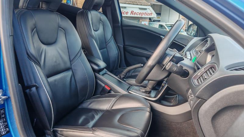 Used Volvo V40 2019 for sale - 77791518: Photo 9