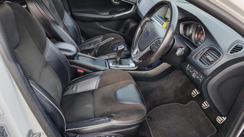 Used Volvo V40 2015 for sale - 76847450: Photo 10