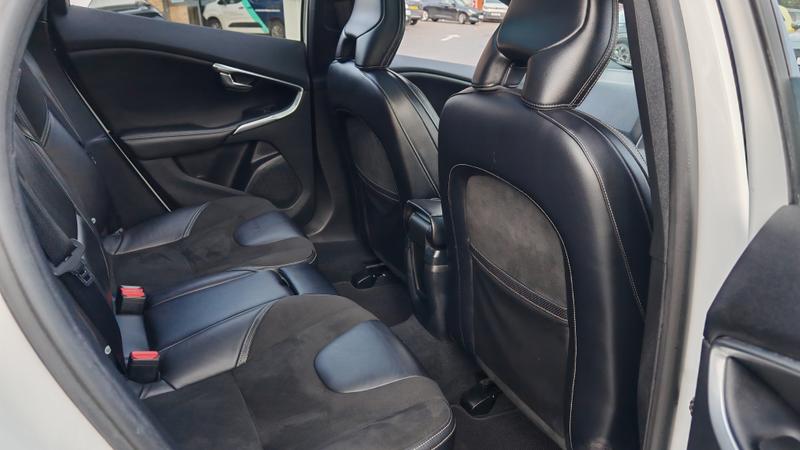 Used Volvo V40 2015 for sale - 76847450: Photo 14