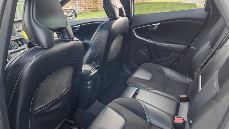 Used Volvo V40 2015 for sale - 76847450: Photo 18