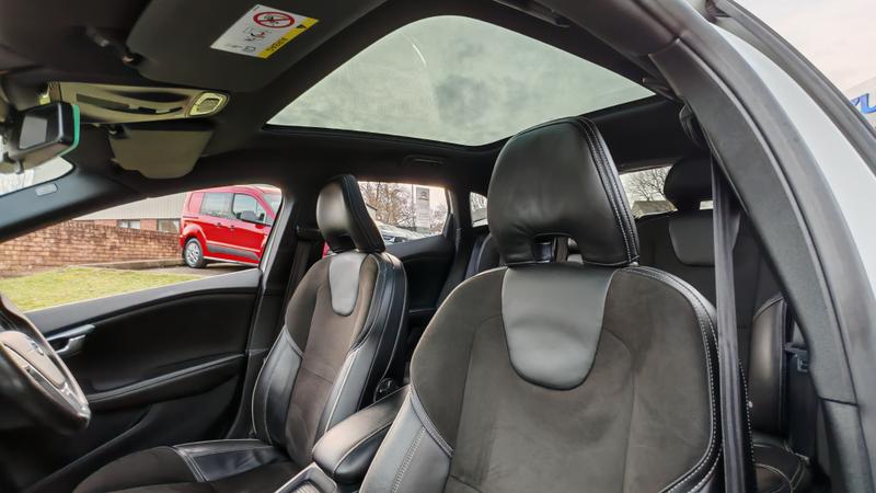 Used Volvo V40 2015 for sale - 76847450: Photo 24