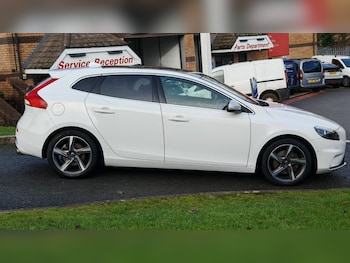 Used Volvo V40 2015 for sale - 76847450: Photo