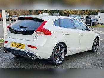 Used Volvo V40 2015 for sale - 76847450: Photo