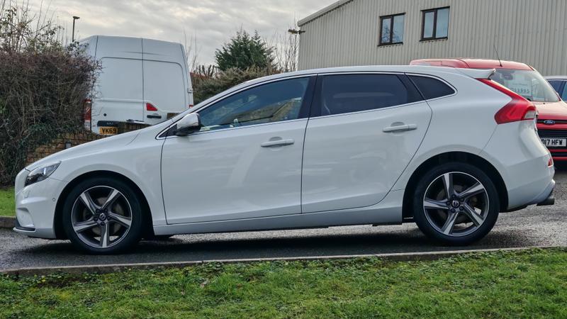 Used Volvo V40 2015 for sale - 76847450: Photo 6