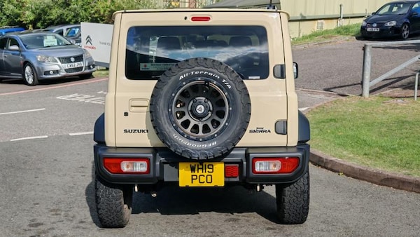 Used Suzuki Jimny 2023 for sale - 76286895: Photo 4