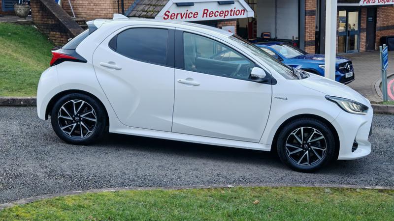 Used Toyota Yaris 2021 for sale - 77493451: Photo 2