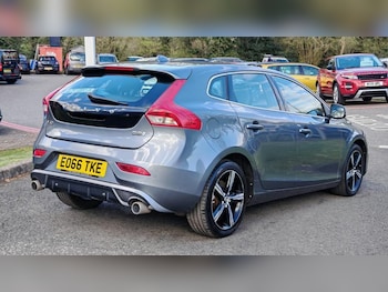 Used Volvo V40 2016 for sale - 78232513: Photo