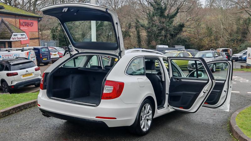 Used Skoda Superb 2014 for sale - 76908796: Photo 17