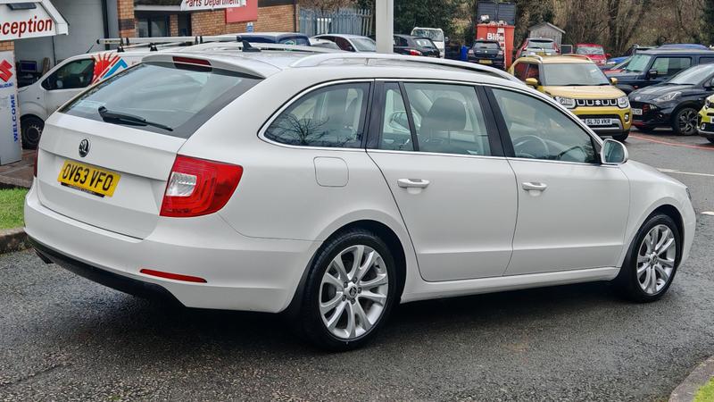 Used Skoda Superb 2014 for sale - 76908796: Photo 2