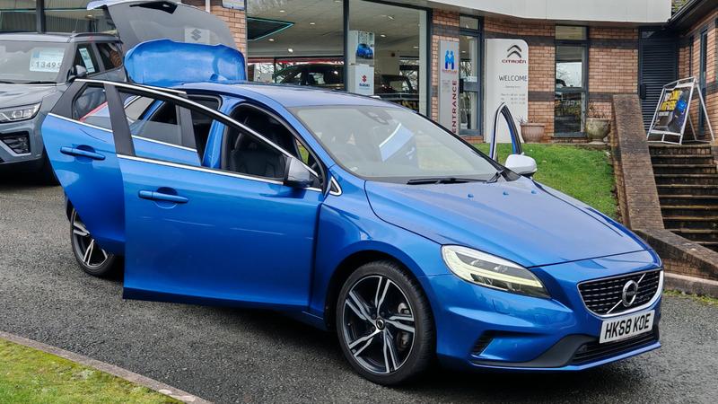 Used Volvo V40 2019 for sale - 77532775: Photo 2