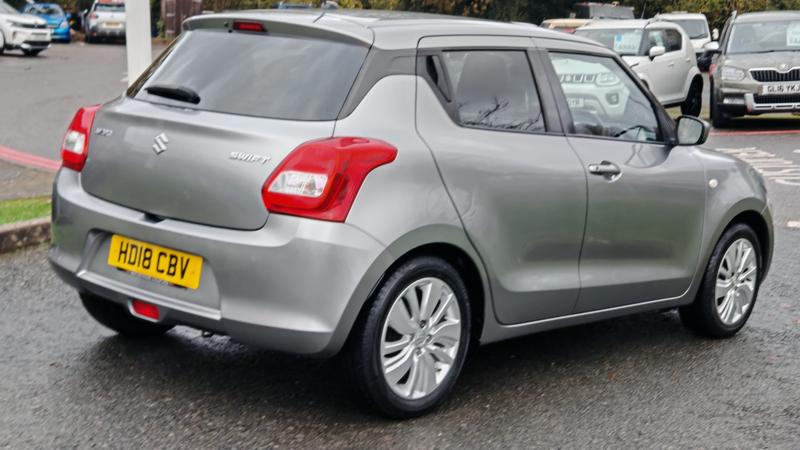 Used Suzuki Swift 2018 for sale - 76545323: Photo 3