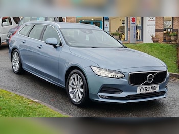 2019 - 2.0 T4 Momentum Plus 5dr Geartronic