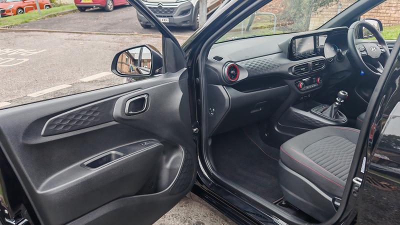 Used Hyundai i10 2023 for sale - 76241152: Photo 25