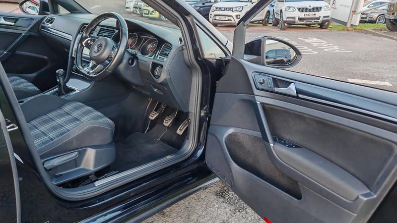 Used Volkswagen Golf 2015 for sale - 76653469: Photo 12