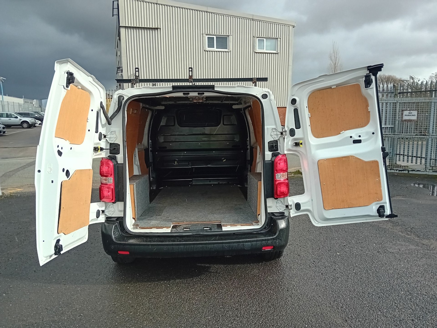 Used Peugeot Expert 2022 for sale - 77570758: Photo 28